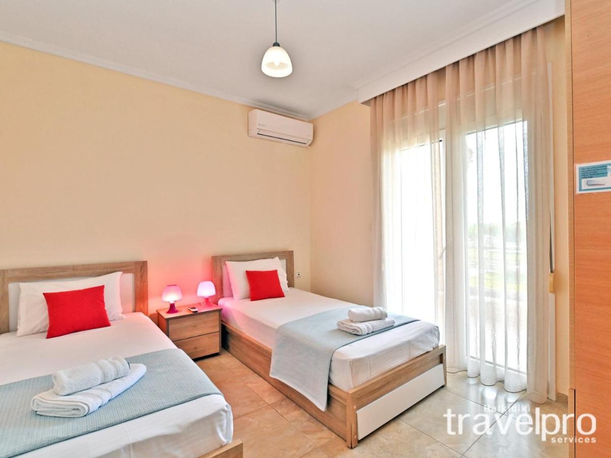Villa Iris By Rentalspro Services - Agios Mamas Beach エクステリア 写真