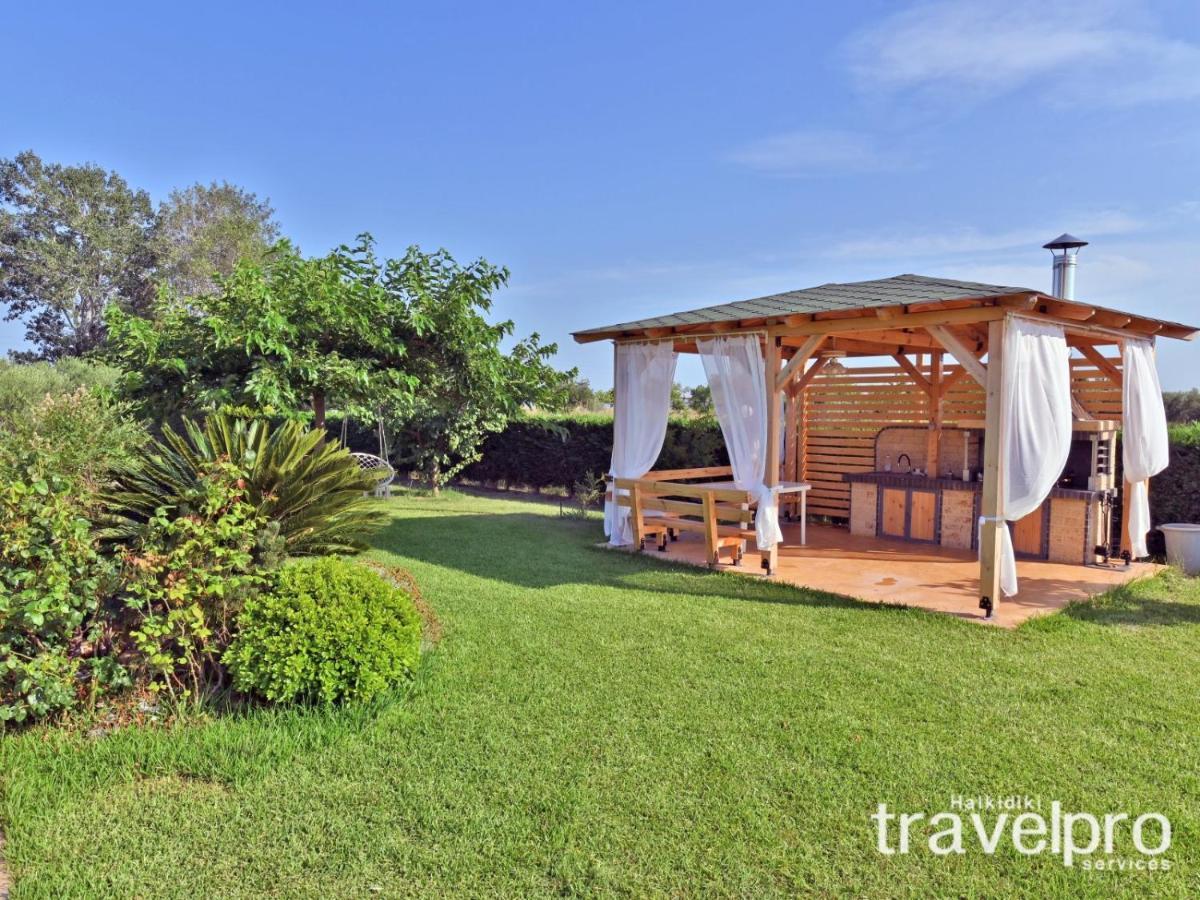 Villa Iris By Rentalspro Services - Agios Mamas Beach エクステリア 写真