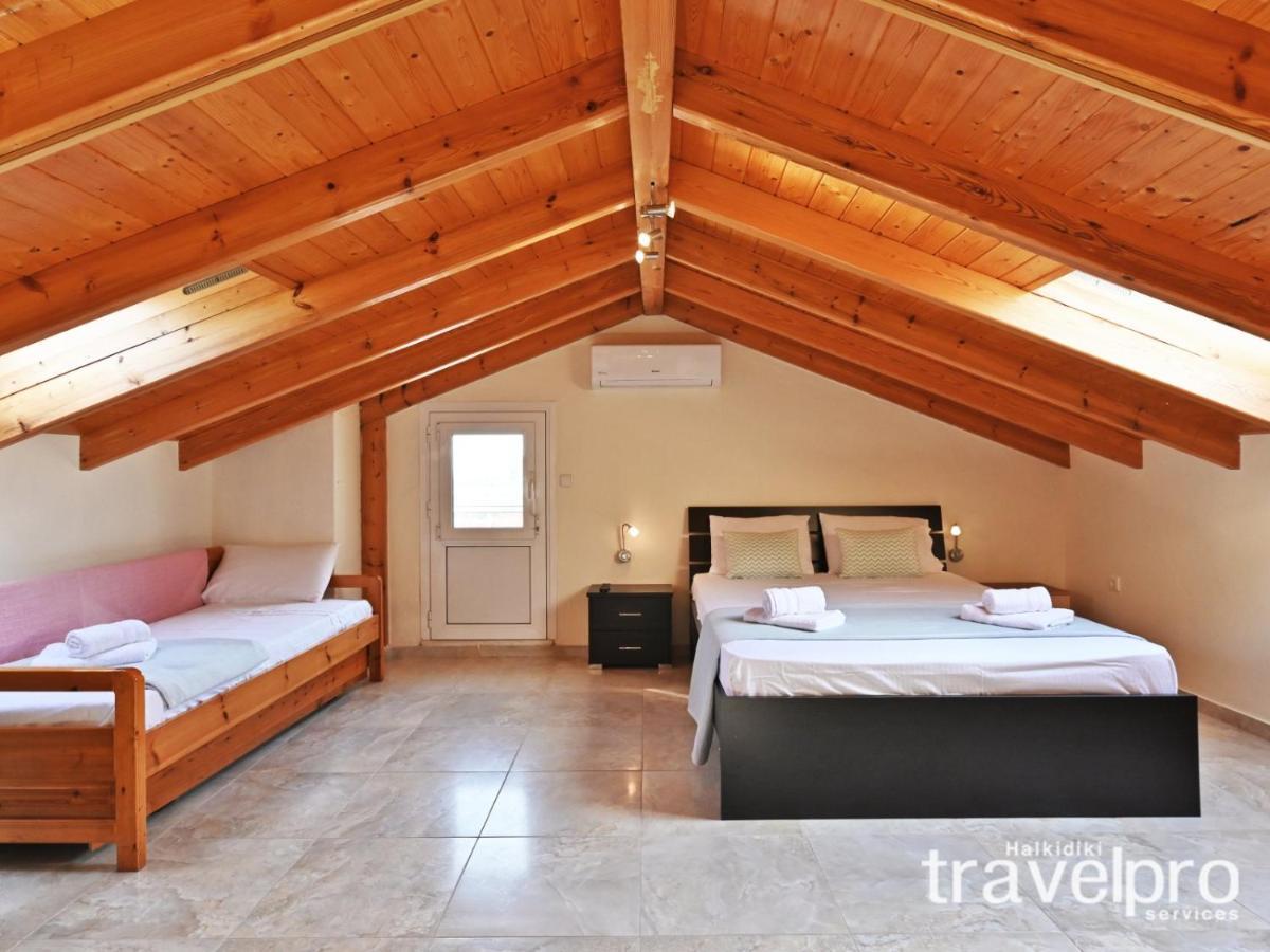 Villa Iris By Rentalspro Services - Agios Mamas Beach エクステリア 写真