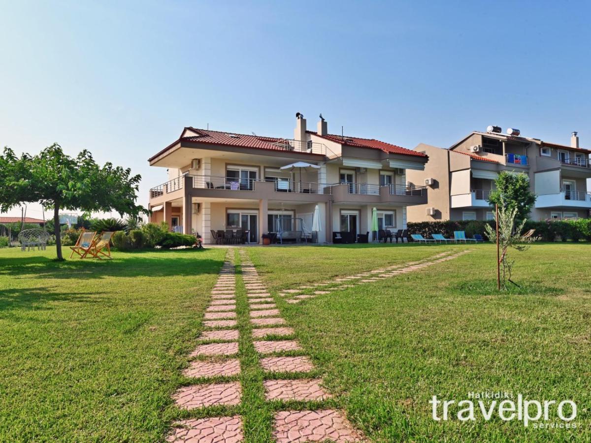 Villa Iris By Rentalspro Services - Agios Mamas Beach エクステリア 写真