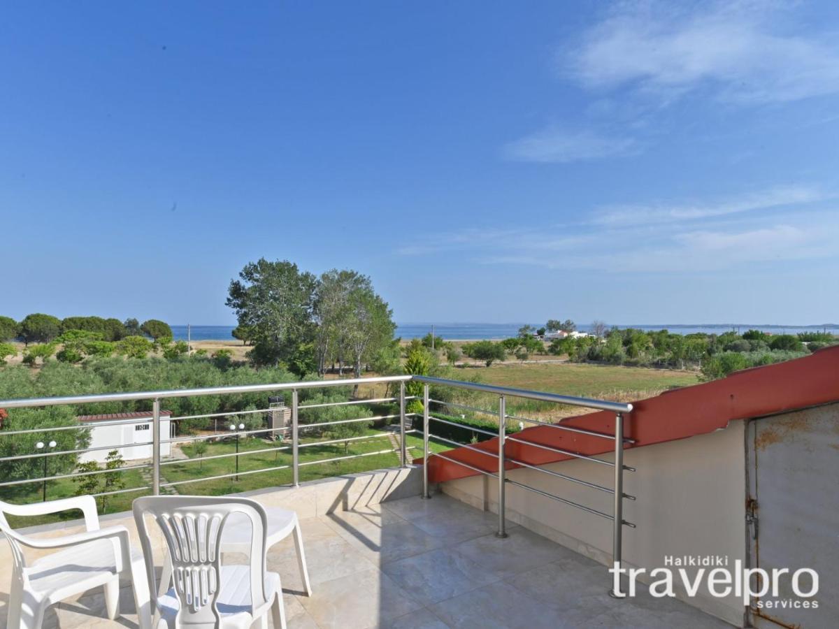 Villa Iris By Rentalspro Services - Agios Mamas Beach エクステリア 写真
