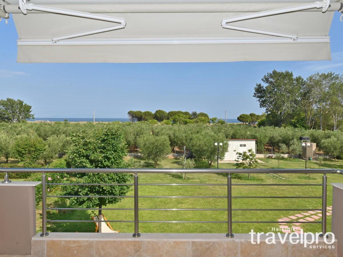 Villa Iris By Rentalspro Services - Agios Mamas Beach エクステリア 写真