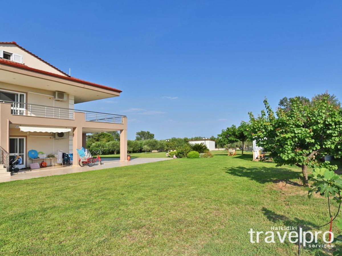 Villa Iris By Rentalspro Services - Agios Mamas Beach エクステリア 写真