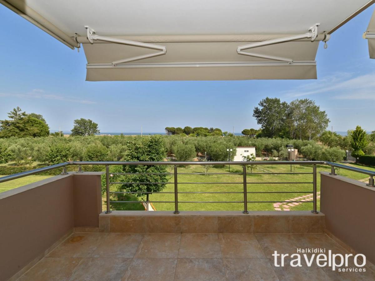 Villa Iris By Rentalspro Services - Agios Mamas Beach エクステリア 写真