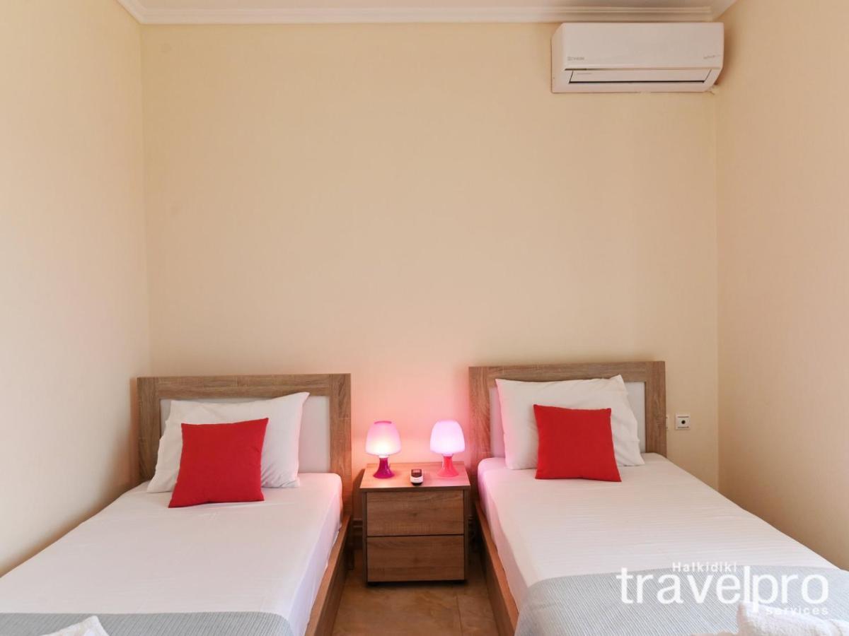 Villa Iris By Rentalspro Services - Agios Mamas Beach エクステリア 写真