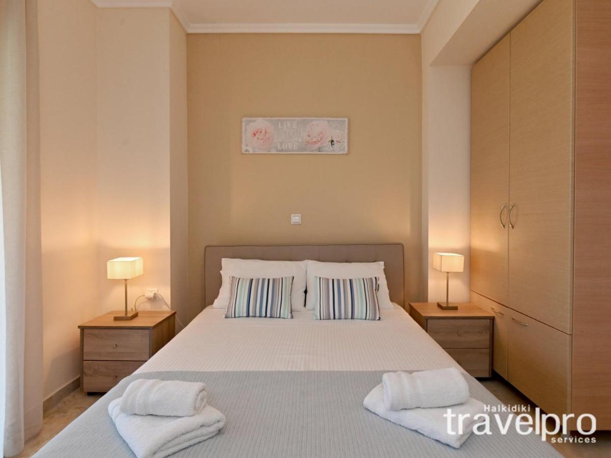 Villa Iris By Rentalspro Services - Agios Mamas Beach エクステリア 写真