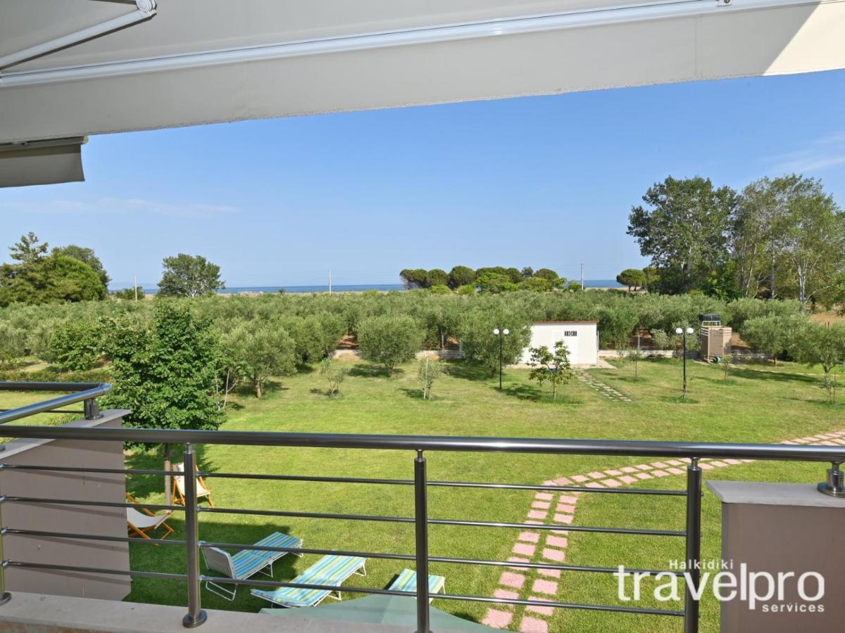 Villa Iris By Rentalspro Services - Agios Mamas Beach エクステリア 写真