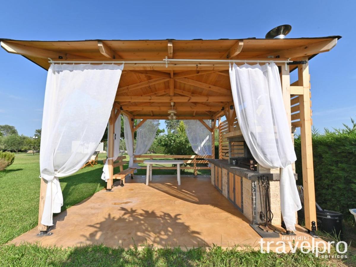 Villa Iris By Rentalspro Services - Agios Mamas Beach エクステリア 写真
