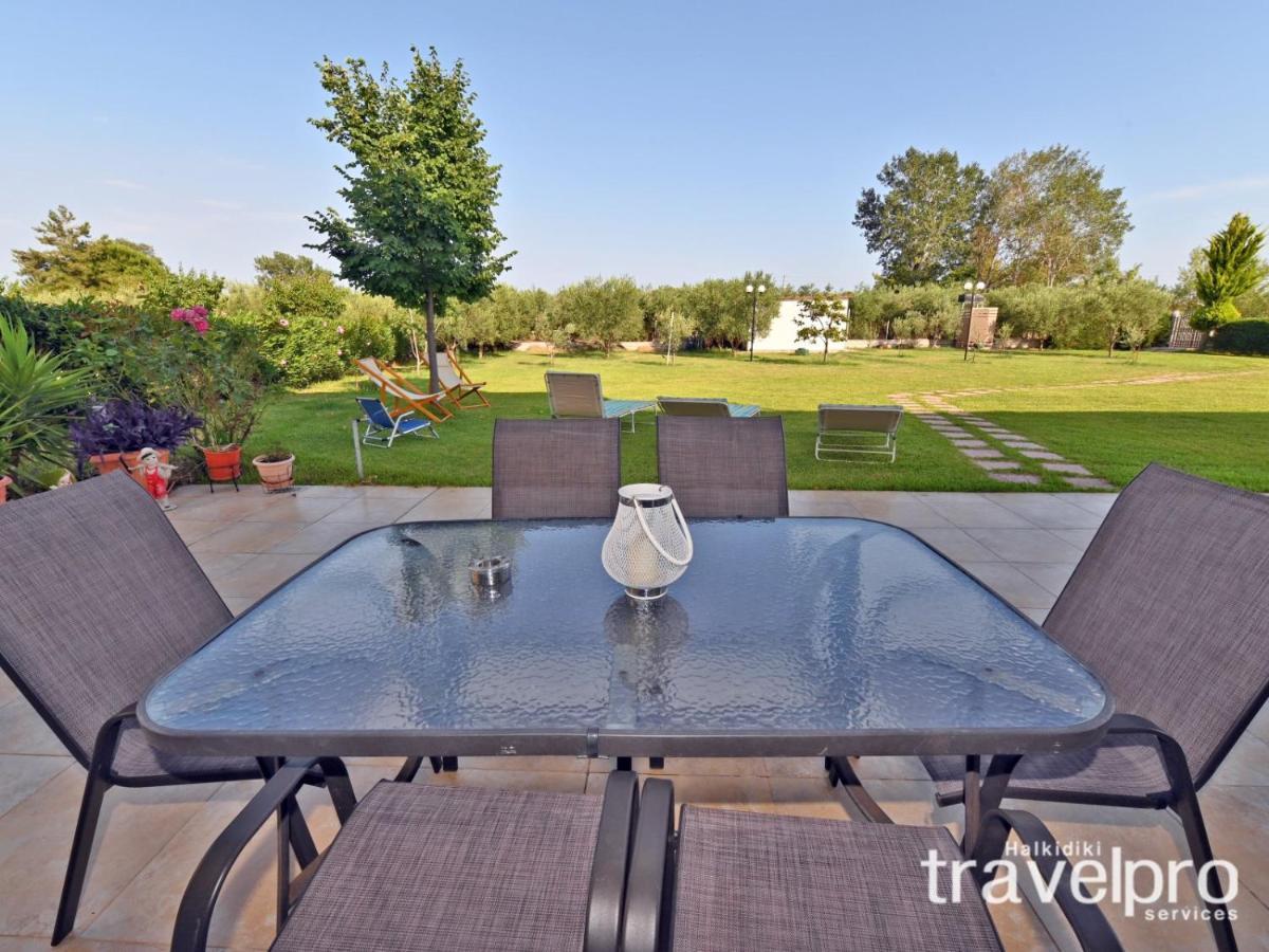 Villa Iris By Rentalspro Services - Agios Mamas Beach エクステリア 写真