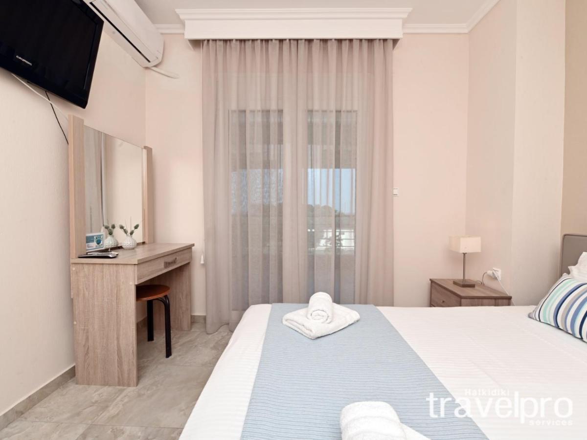 Villa Iris By Rentalspro Services - Agios Mamas Beach エクステリア 写真