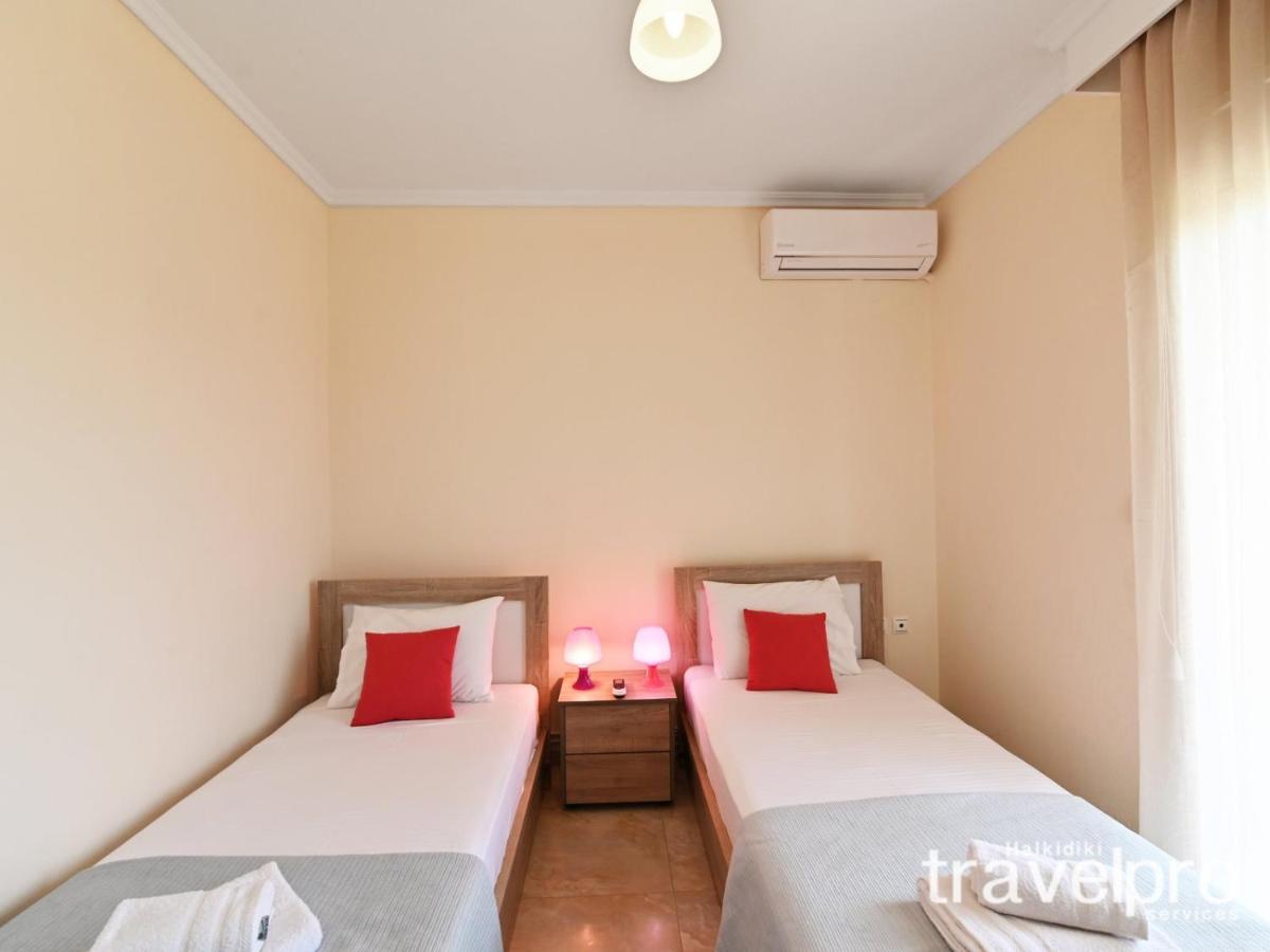 Villa Iris By Rentalspro Services - Agios Mamas Beach エクステリア 写真