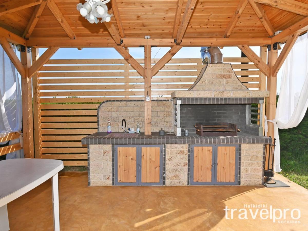 Villa Iris By Rentalspro Services - Agios Mamas Beach エクステリア 写真