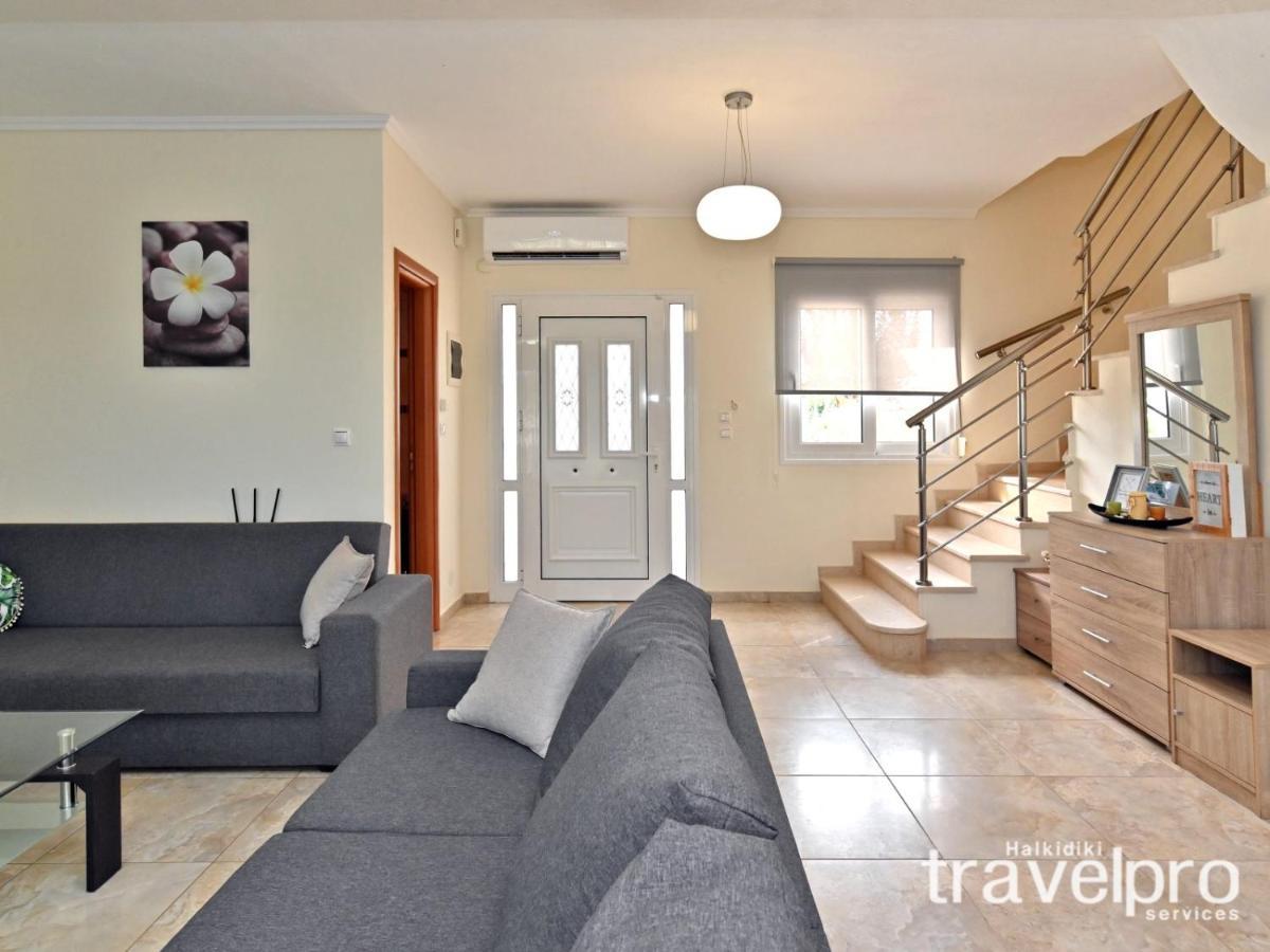 Villa Iris By Rentalspro Services - Agios Mamas Beach エクステリア 写真