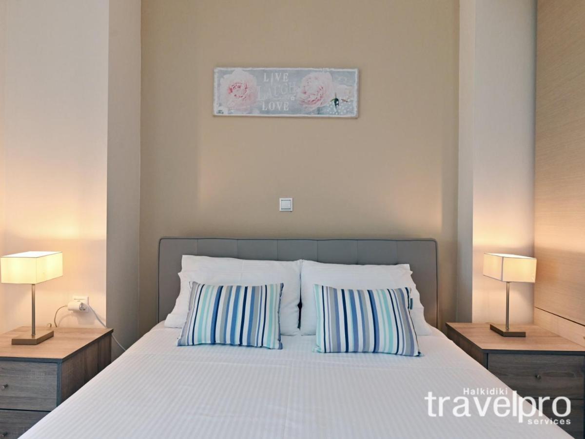 Villa Iris By Rentalspro Services - Agios Mamas Beach エクステリア 写真