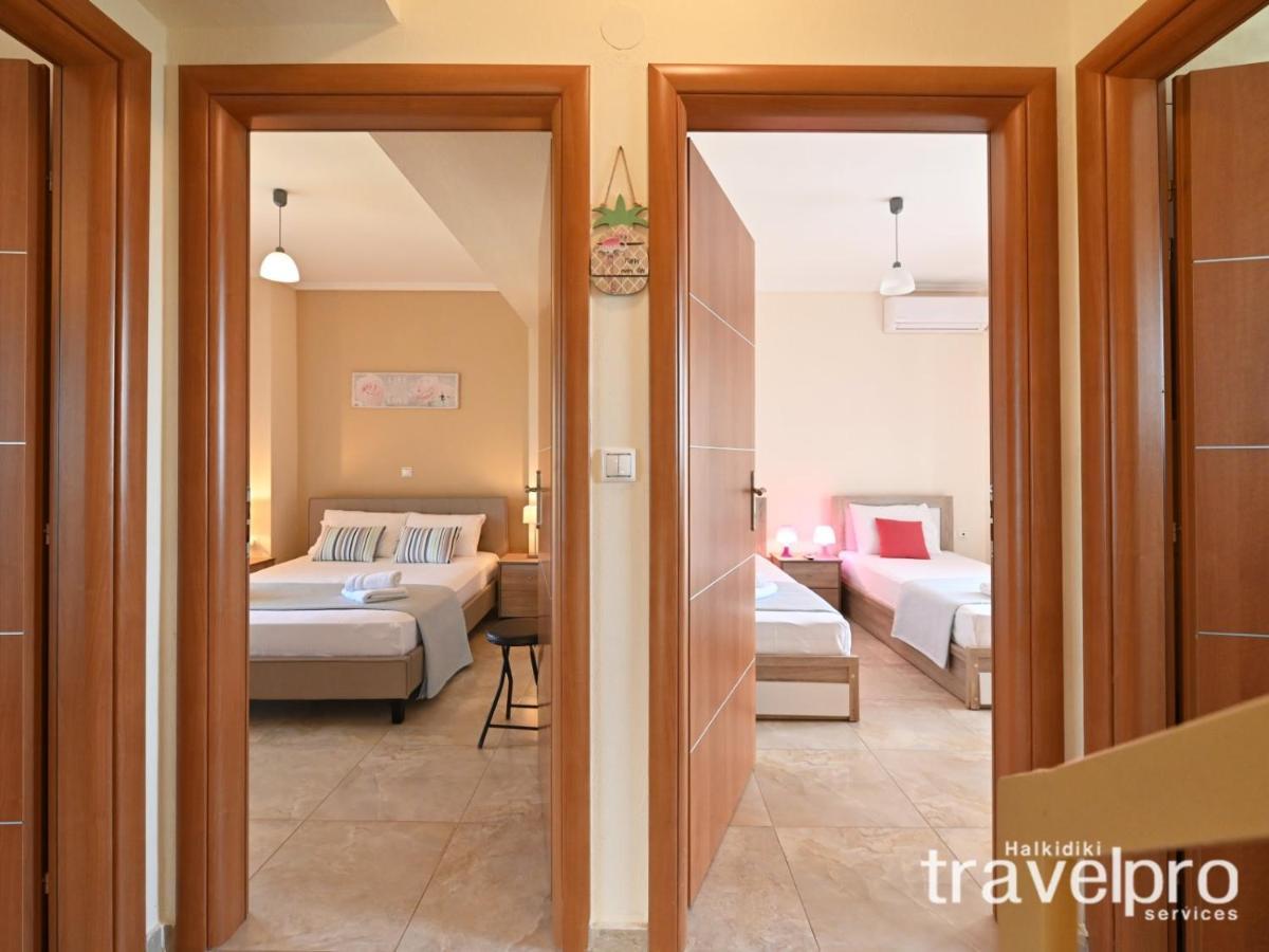 Villa Iris By Rentalspro Services - Agios Mamas Beach エクステリア 写真