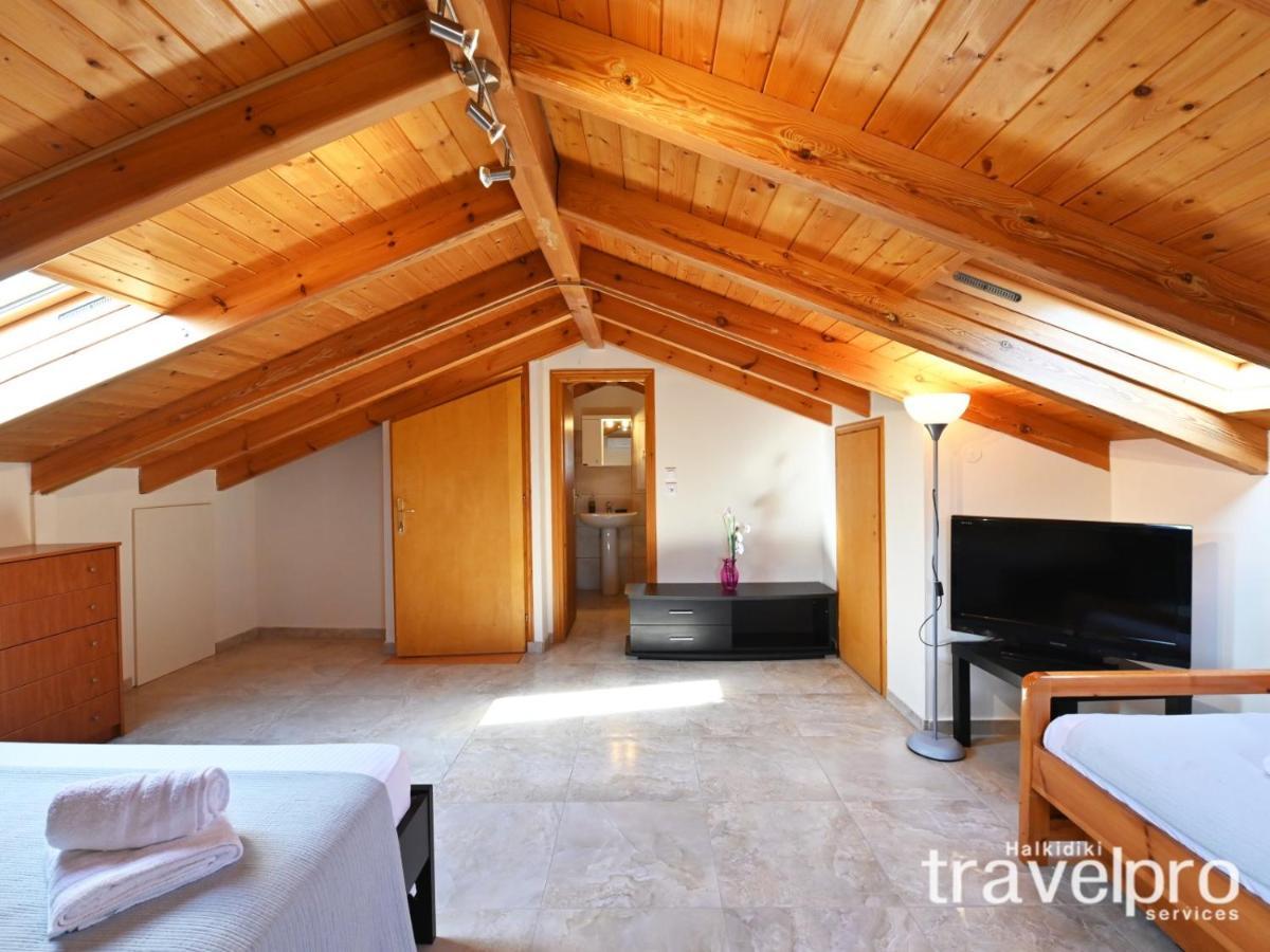 Villa Iris By Rentalspro Services - Agios Mamas Beach エクステリア 写真