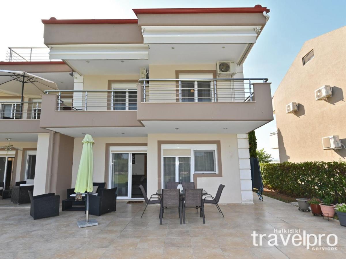 Villa Iris By Rentalspro Services - Agios Mamas Beach エクステリア 写真
