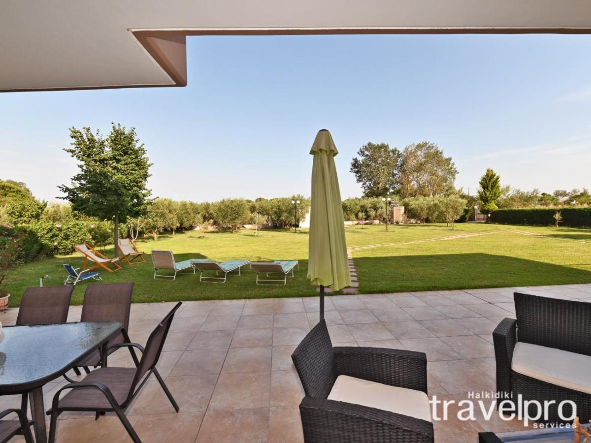 Villa Iris By Rentalspro Services - Agios Mamas Beach エクステリア 写真