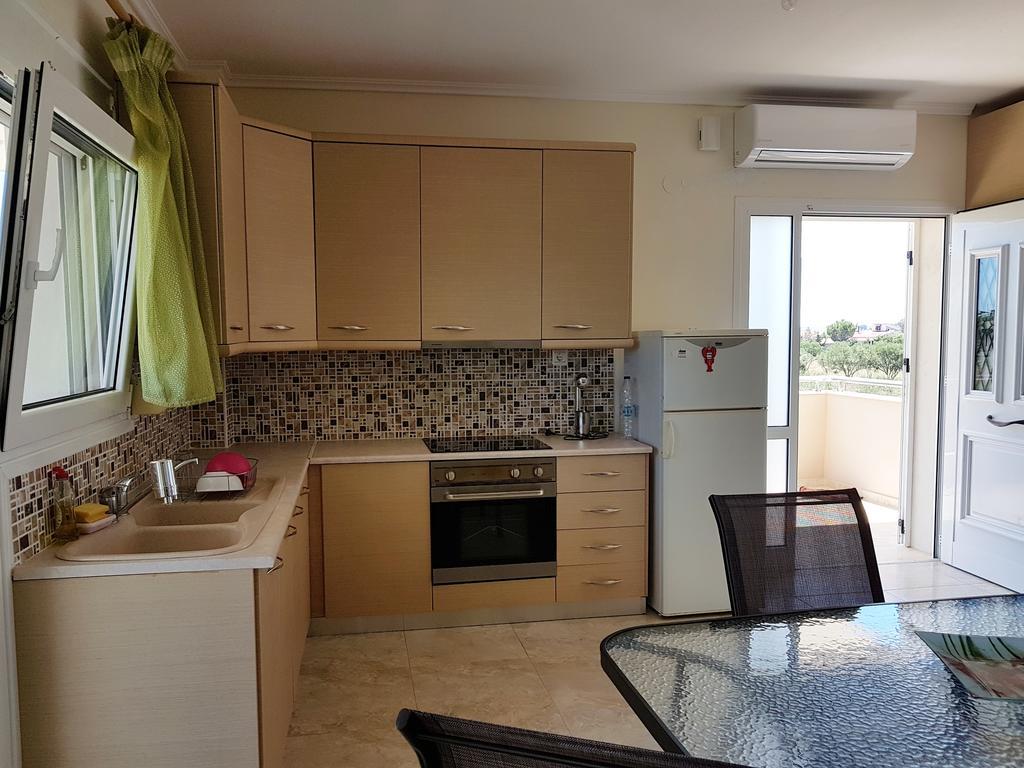Villa Iris By Rentalspro Services - Agios Mamas Beach エクステリア 写真