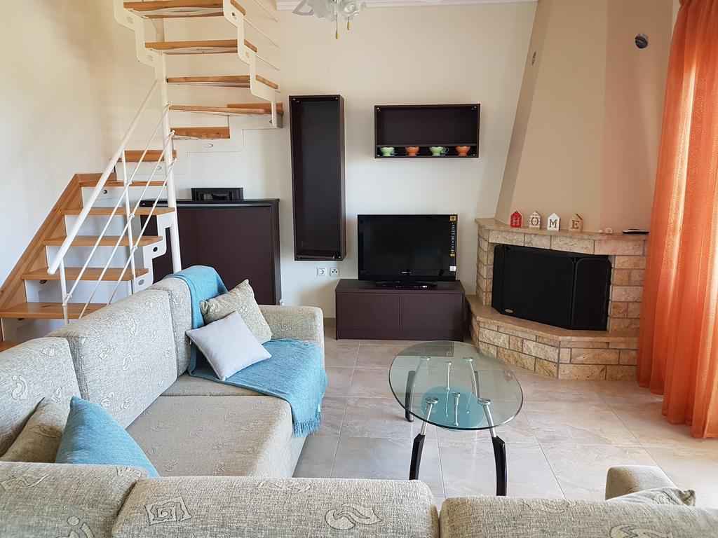 Villa Iris By Rentalspro Services - Agios Mamas Beach エクステリア 写真