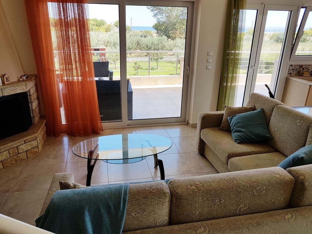 Villa Iris By Rentalspro Services - Agios Mamas Beach エクステリア 写真