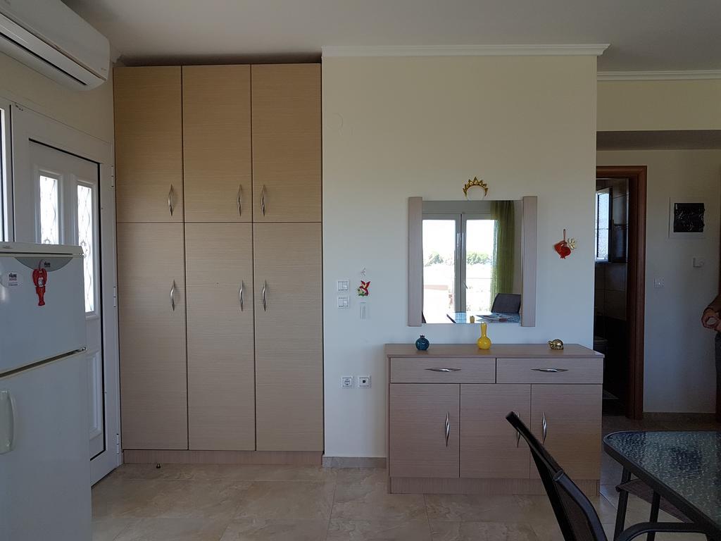 Villa Iris By Rentalspro Services - Agios Mamas Beach エクステリア 写真